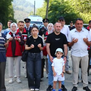 giresunda sel afetinin besinci yilinda sehit askerler ile kayip operator anildi nTwOw7UF