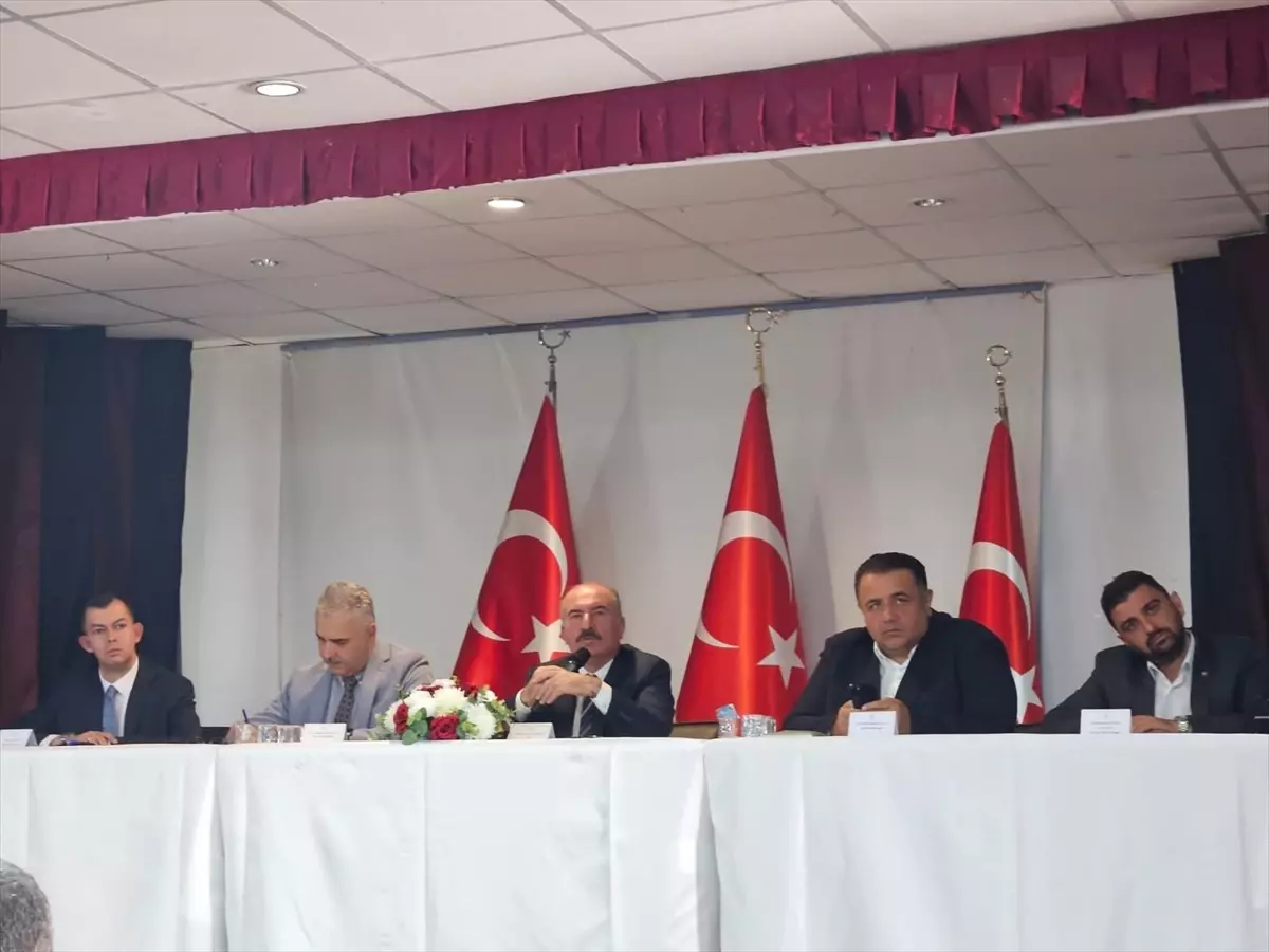 vali calgan bayatta muhtarlarla bulustu 95SG7Juy