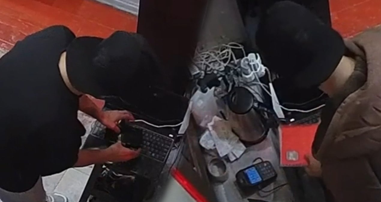 taksimde 1 ay once ise basladigi dukkani soydu zMx3Whuc