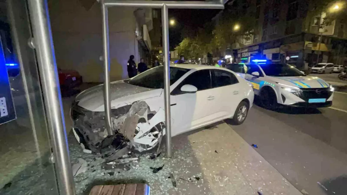 alkollu surucu yolcu duragina daldi Px2sqA54.jpg