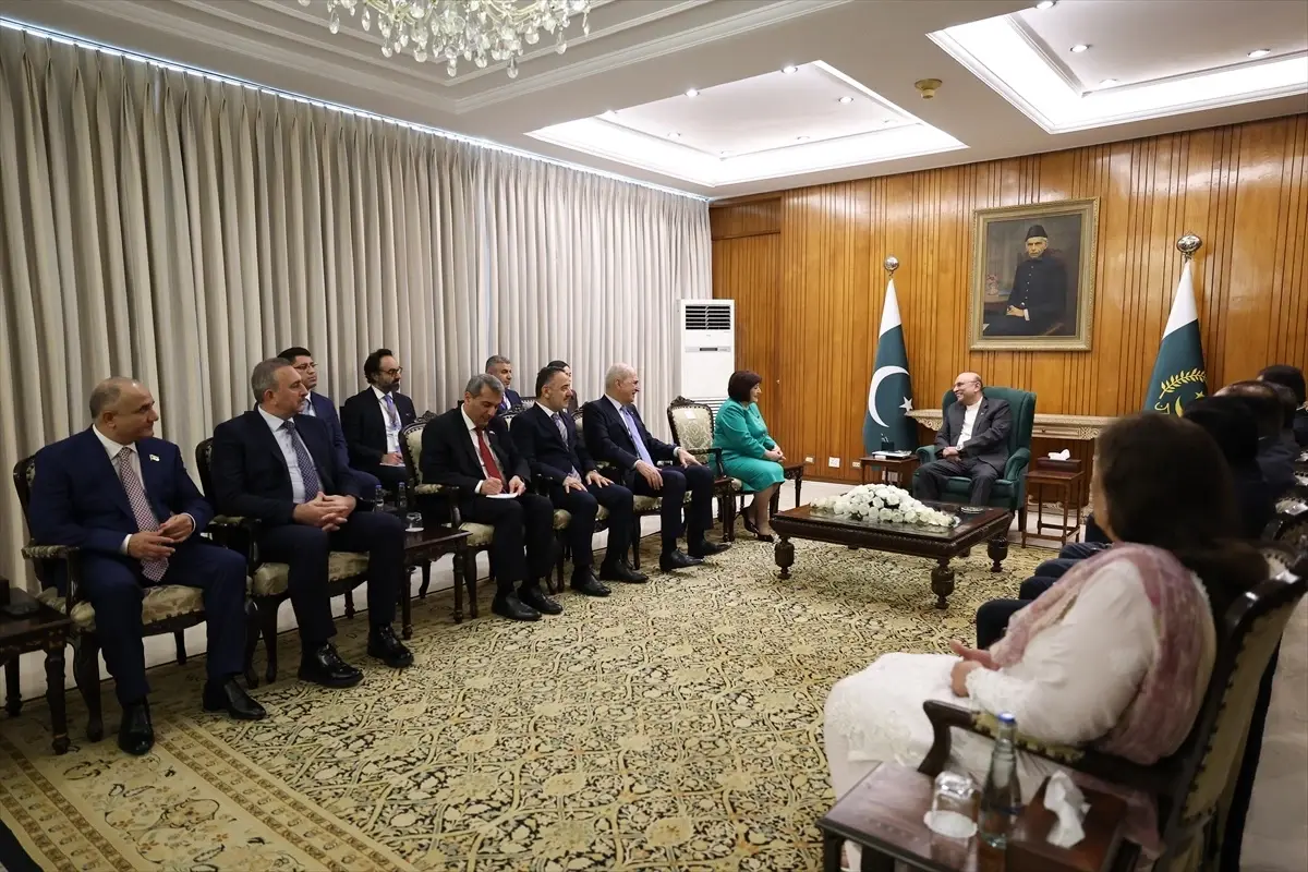 numan kurtulmus pakistan cumhurbaskani zerdari ile gorustu lfCiqyR8.jpg