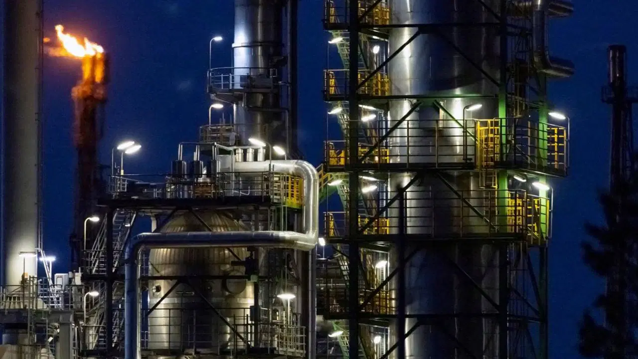 rosneft ve lukoil listeye eklendi abd iki dev rus petrol sirketine yaptirim uygulama karari aldi tfXuRIqI.jpg