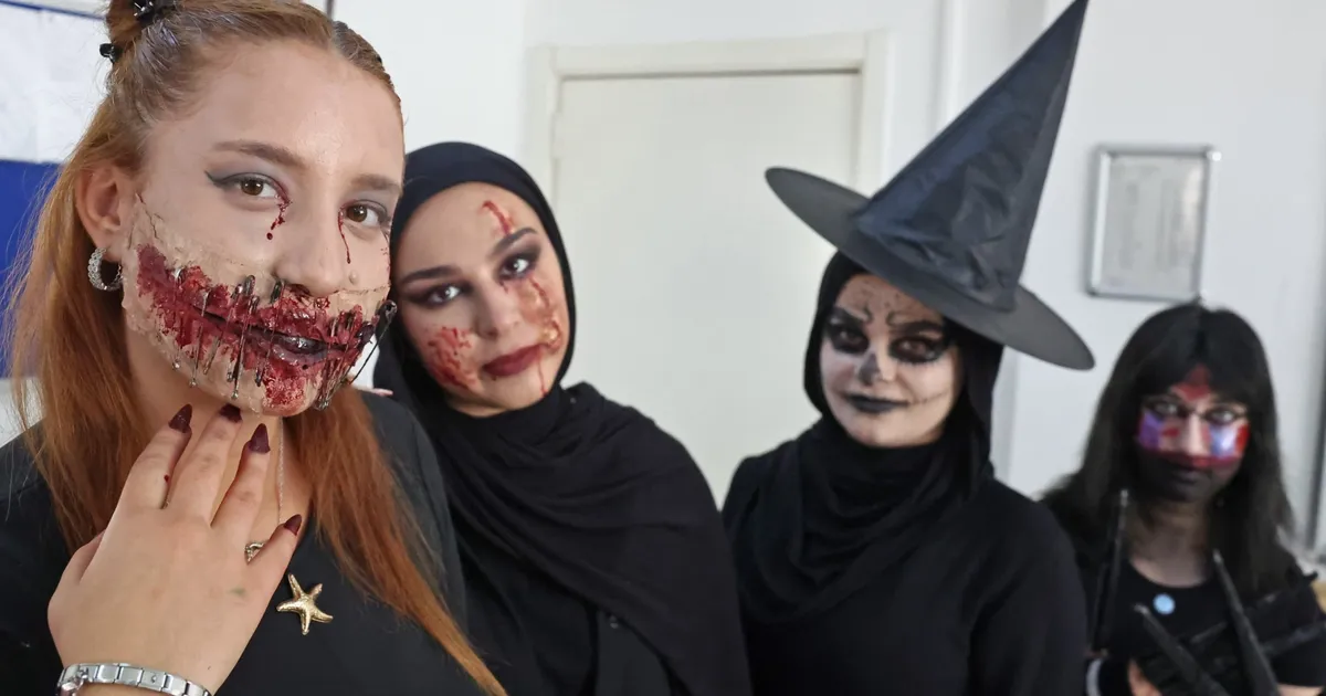 antalyada atabem kursiyerlerden korku filmi makyaji kYpzVmQp.webp