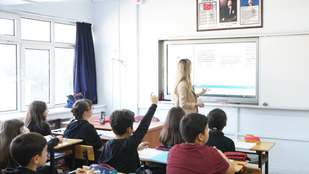 2026 Yılı Öğretmenlerin İl İçi İsteğe Bağlı Yer Değiştirme Takvimi Duyuruldu