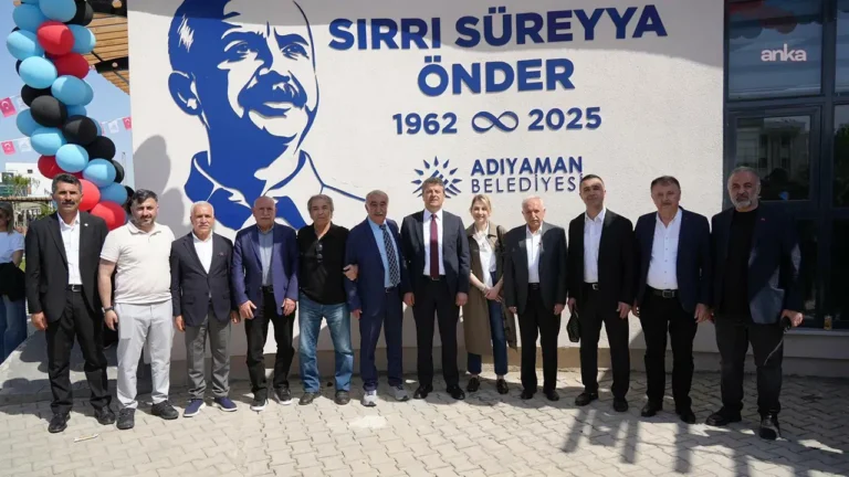 adiyamanda-sirri-sureyya-onder-parki-ve-okuma-salonu-acildi-SBUtfdDl