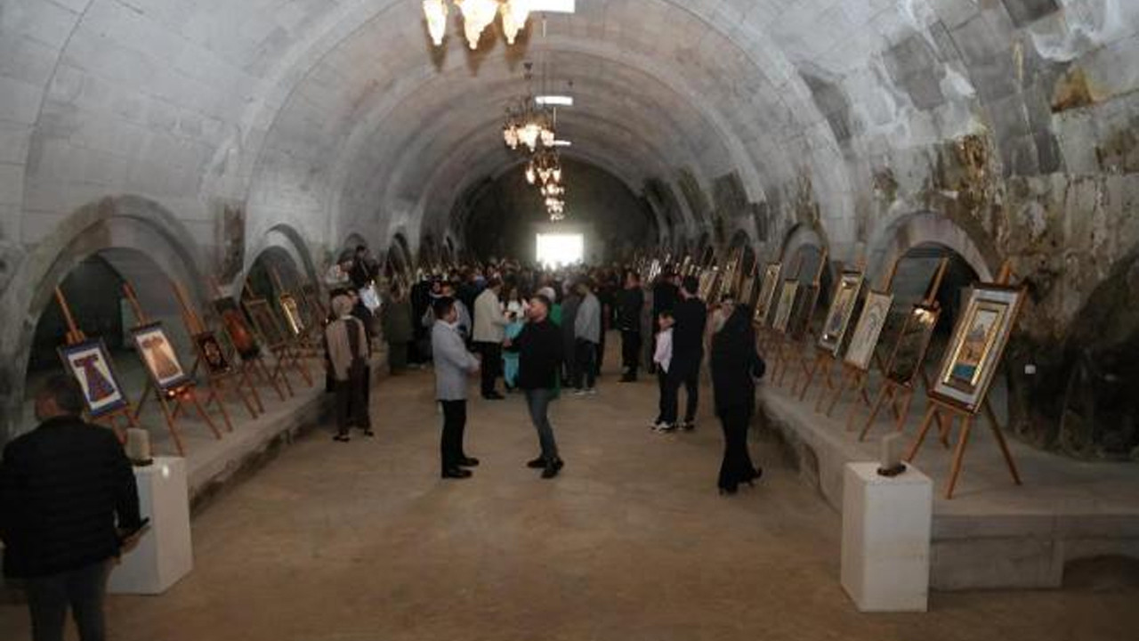 Iğdır’da Ejder Kervansarayı’nda Sanat Dolu Bir Etkinlik: ‘Nakş-ı Saray’ Sergisi Açıldı