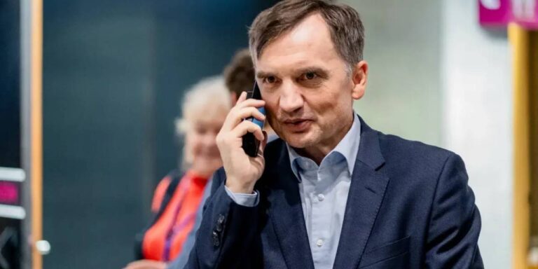 orban-siginma-hakki-vermisti-polonyanin-en-tartismali-ismi-abdye-kacti-VV3lfVEl