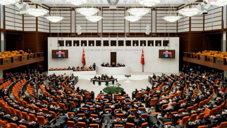 tbmmde-havza-sel-felaketi-onergesi-ak-parti-ve-mhp-oylariyla-reddedildi-qellTV6z