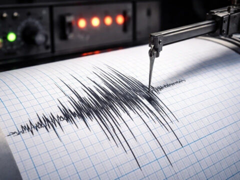 Canakkale aciklarinda 39 buyuklugunde deprem 2WbUqjOF