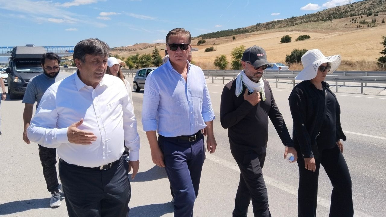 Kartalkaya faciasinda olenler icin adalet yuruyusu 6 gununde murat emir ailelere destek verdi kzzAehh9